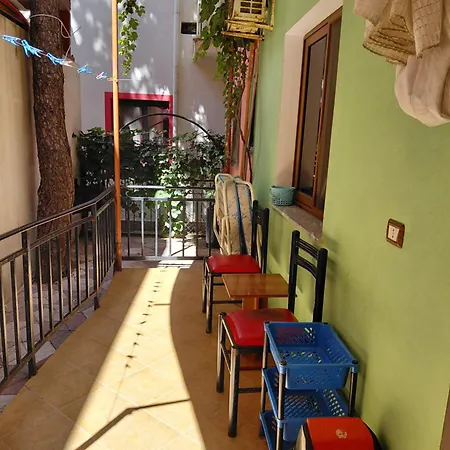 Toka Hotel *
